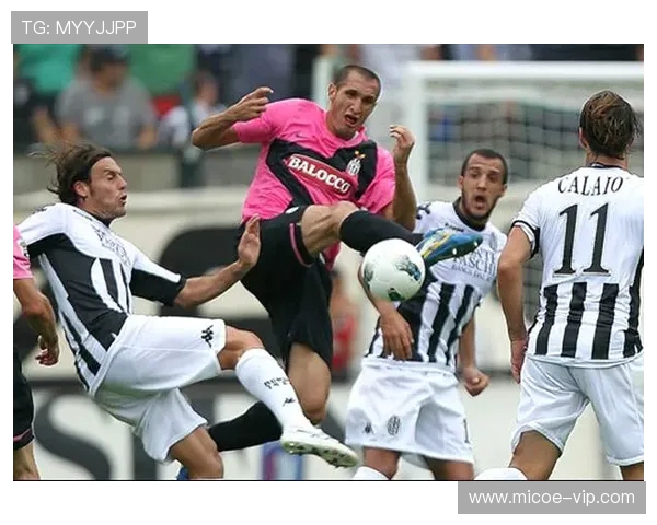 华萨斯与耶路贝塔的激烈对决揭示足球战术与团队合作的重要性