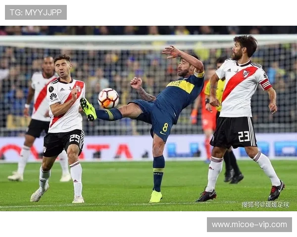 拉鲁斯与巴兰基亚的精彩对决揭示足球战术与团队协作的魅力