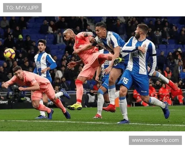 毕尔巴鄂竞技与西班牙人激战正酣双方争夺西甲宝贵积分