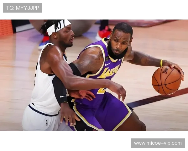 湖人对阵火箭朗多精彩表现引发球迷热议赛场瞬间回顾 湖人对阵火箭朗多精彩表现引发球迷热议赛场瞬间回顾