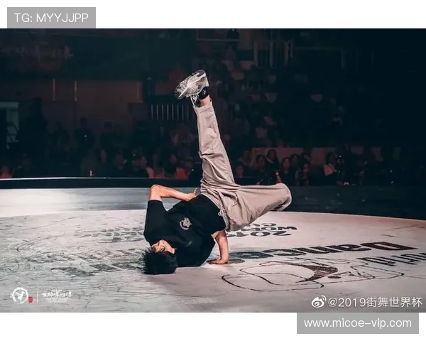 南京攀岩队在全国街舞大赛中以98分高居积分榜首位 南京攀岩队在全国街舞大赛中以98分高居积分榜首位