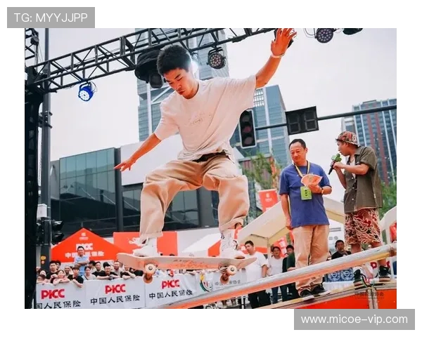 南京滑板队的包夹战术解析与滑板文化的深度融合探讨 南京滑板队的包夹战术解析与滑板文化的深度融合探讨