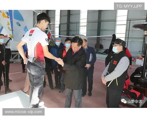 成都攀岩队与武汉攀岩队比赛经验深度分析与复盘探讨